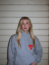 Carica l&#39;immagine nel visualizzatore di Gallery, HEART gray hoodie
